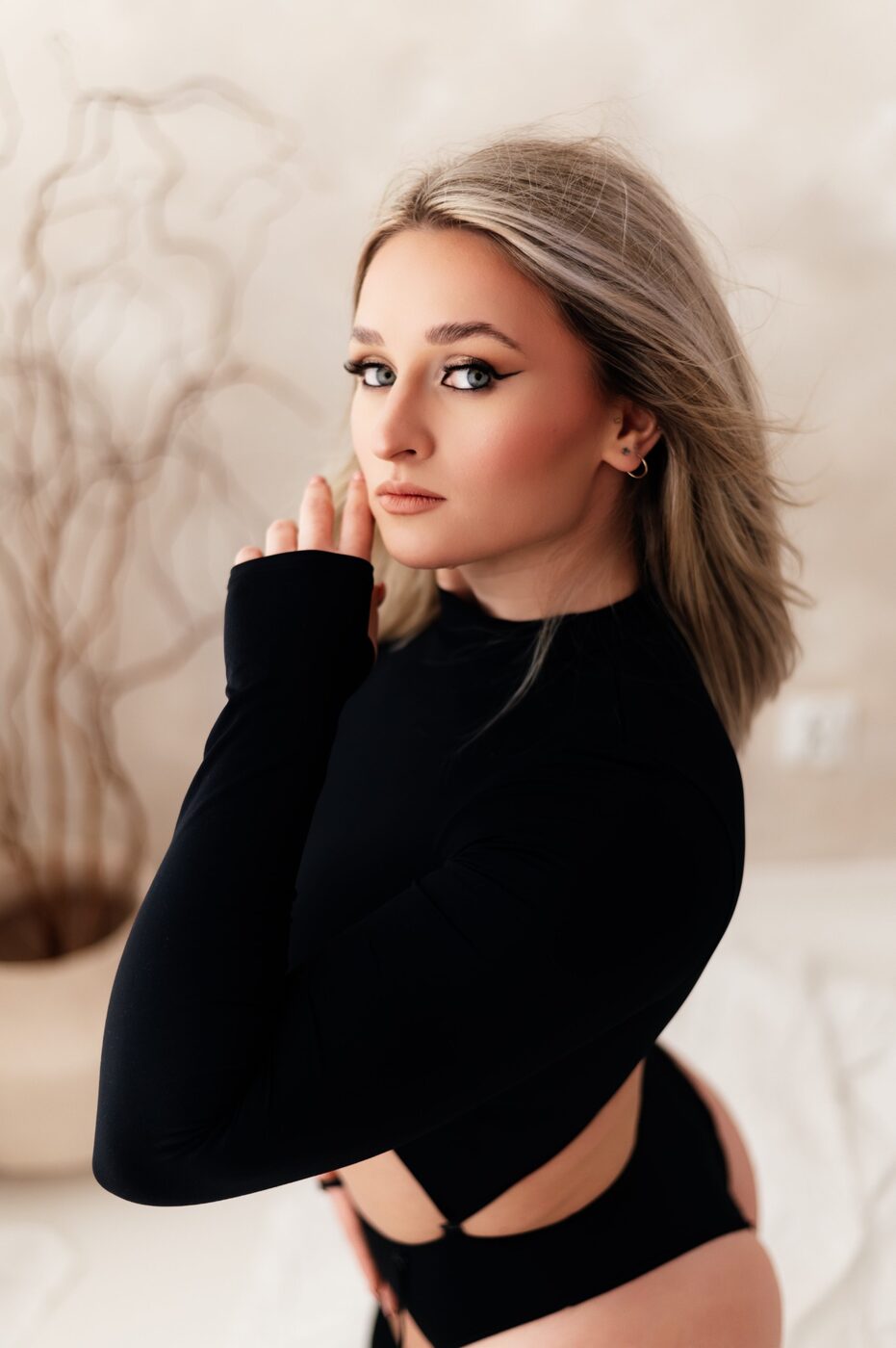 Subtelny profil podczas sesji kobiecej